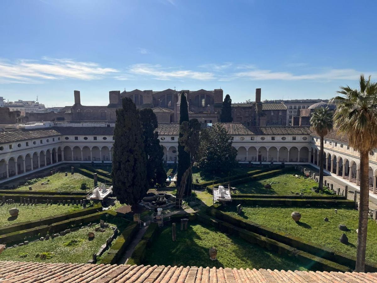 Camera X2 Con Magnifica Vista Sul Chiostro Di Michelangelo E Le Terme Di Diocleziano Řím Exteriér fotografie